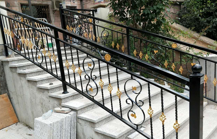铁艺楼梯扶手安装